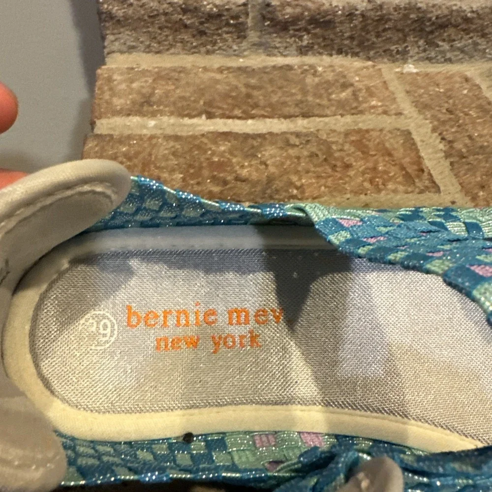 Bernie Mev Womens Comfi Sea Breeze Shimmer Stretch Woven‎ Open Toe Sz 8 #421